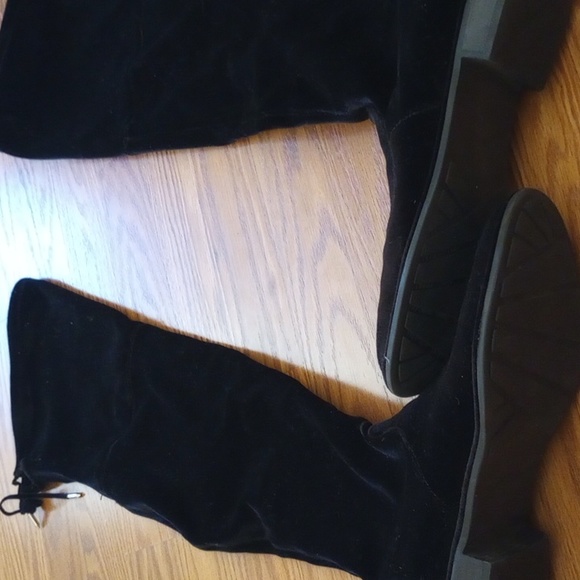 Boots - Picture 4 of 4